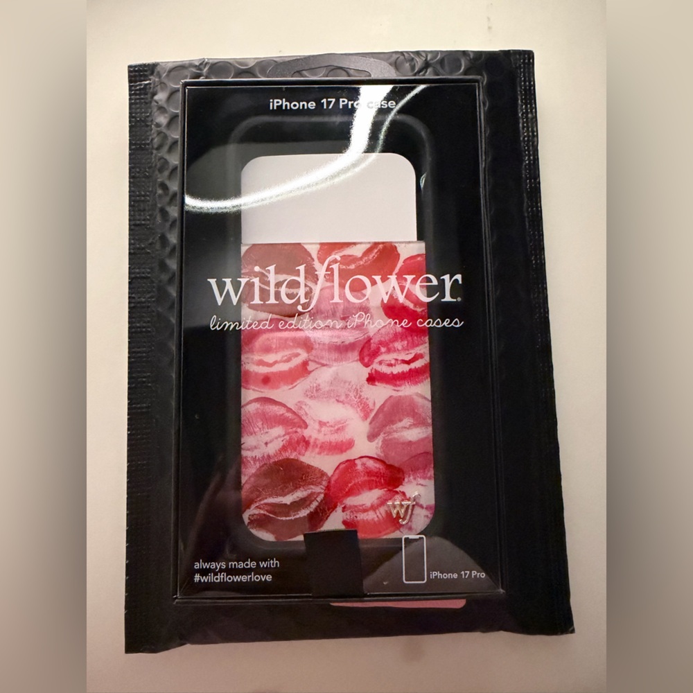 Wildflower “Kensington” iphone 17 pro case
